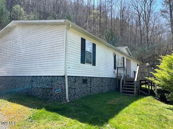 7036 Bear Branch Road, Norton, VA 24273