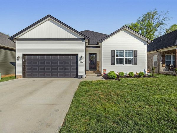 814 McIntyre Street , Bowling Green, KY 42101