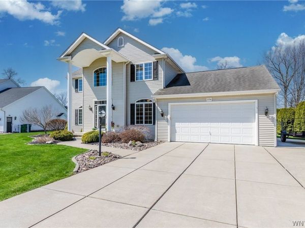 7374 Graydon Drive, North Tonawanda, NY 14120