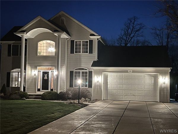 7374 Graydon Drive , North Tonawanda, NY 14120
