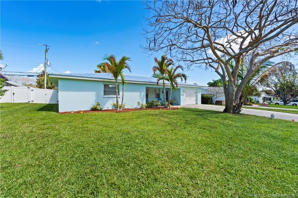 3389 NE Linda Drive, Jensen Beach, FL 34957 Photo