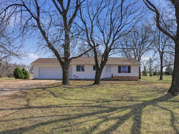 28761 Sleepy Hollow Road, Winthrop, MN 55396