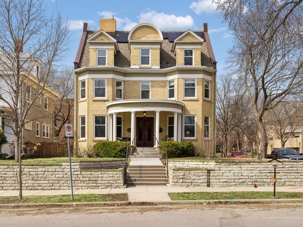 1900 Dupont Avenue S, Minneapolis, MN 55403