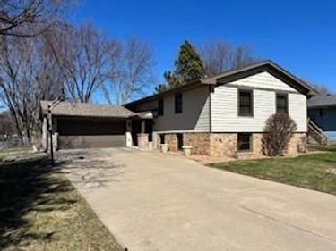 5508 Joyce Street, Maple Plain, MN 55359