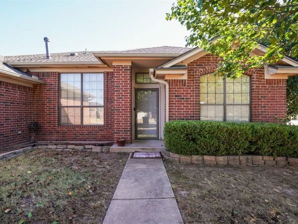 16300 Seminole Pointe Place, Edmond, OK 73013