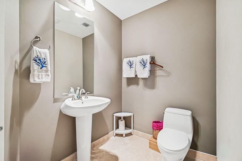 701 S Olive Avenue, Unit 1706, West Palm Beach, FL 33401 Photo