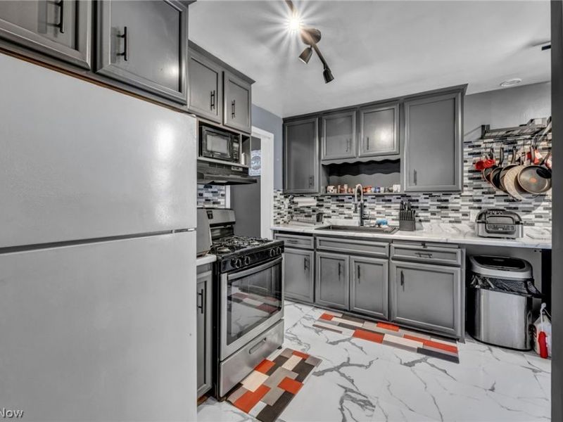 4911 Tuxedo Avenue , Parma, OH 44134 Photo 17