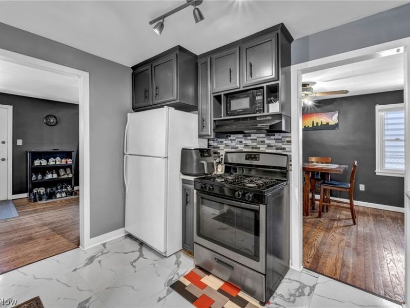 4911 Tuxedo Avenue , Parma, OH 44134 Photo 18