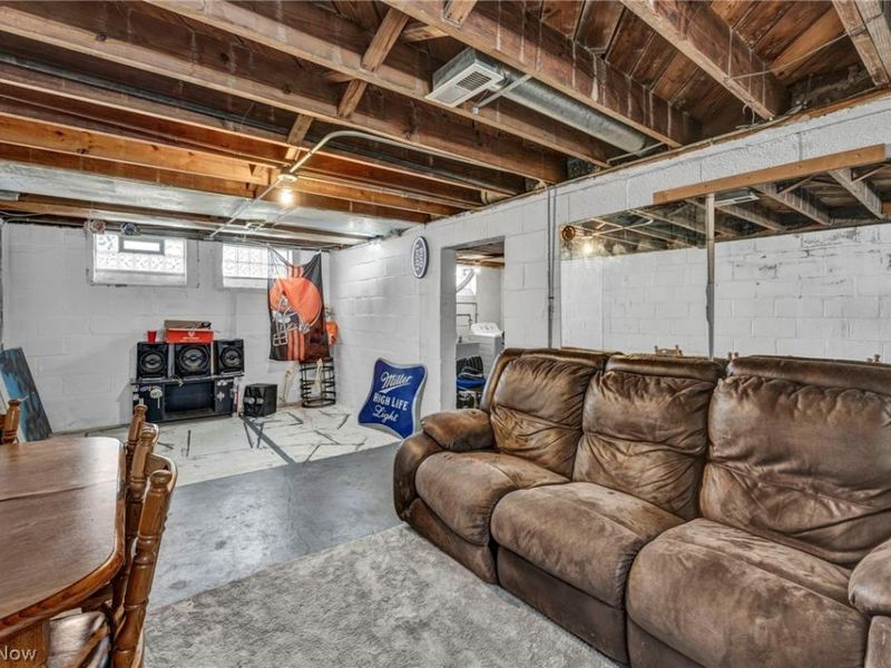 4911 Tuxedo Avenue , Parma, OH 44134 Photo 33