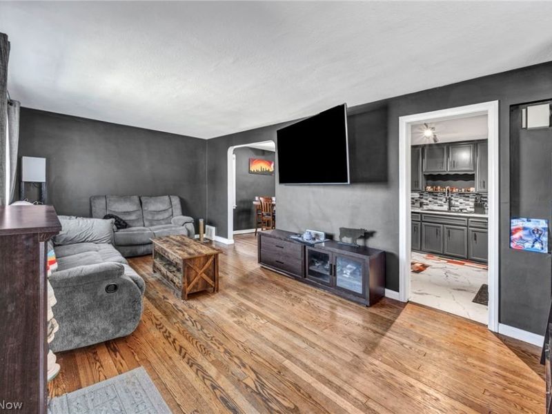 4911 Tuxedo Avenue , Parma, OH 44134 Photo 5