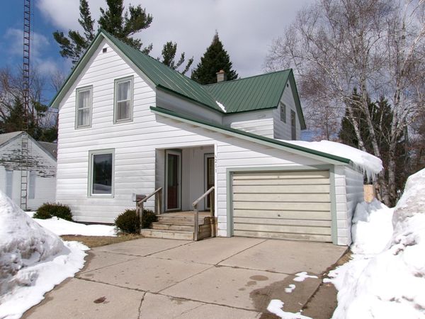 211 E Mcmillan AVE, Newberry, MI 49868