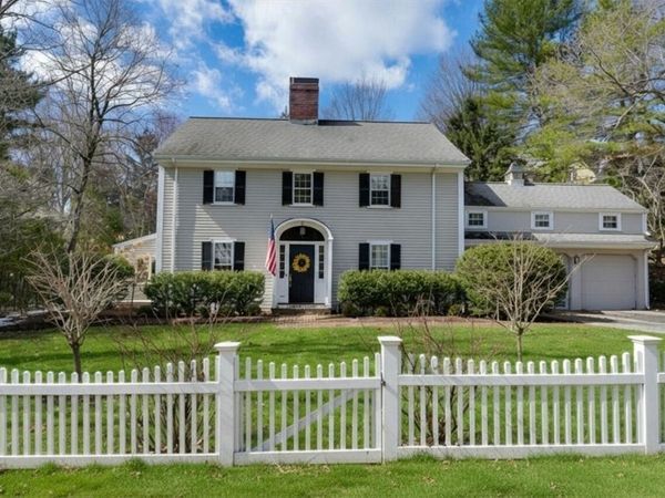 92 Woodlawn Ave, Wellesley, MA 02481