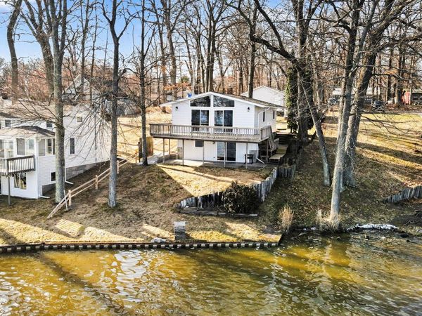 1017 E Hess Lake Drive, Grant, MI 49327