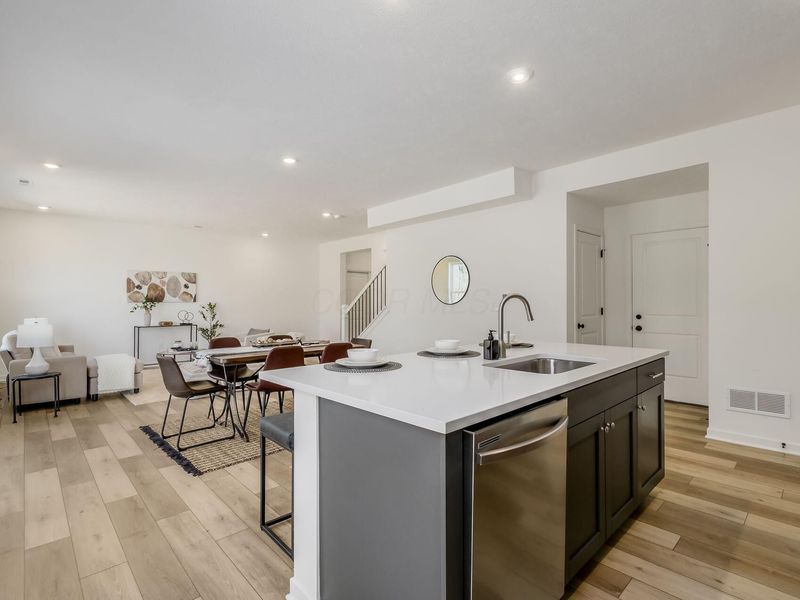 324 Postle Boulevard, Columbus, OH 43228 Photo 11