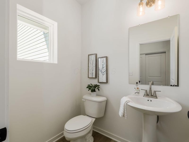 324 Postle Boulevard, Columbus, OH 43228 Photo 12