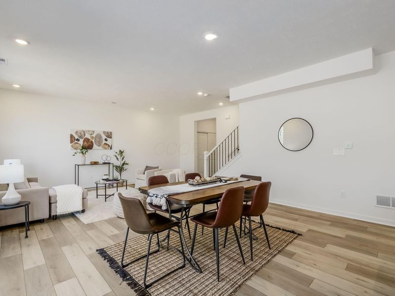 324 Postle Boulevard, Columbus, OH 43228 Photo 7