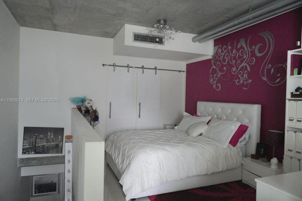 690 SW 1 Ct, Unit 1722, Miami, FL 33130 Photo