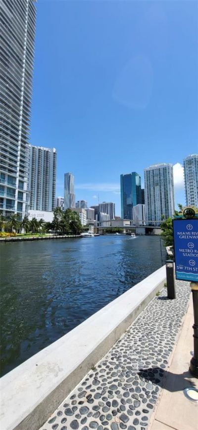 690 SW 1 Ct, Unit 1722, Miami, FL 33130 Photo