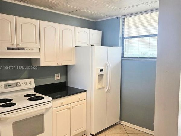 114 Lake Emerald Dr, Unit 409, Oakland Park, FL 33309
