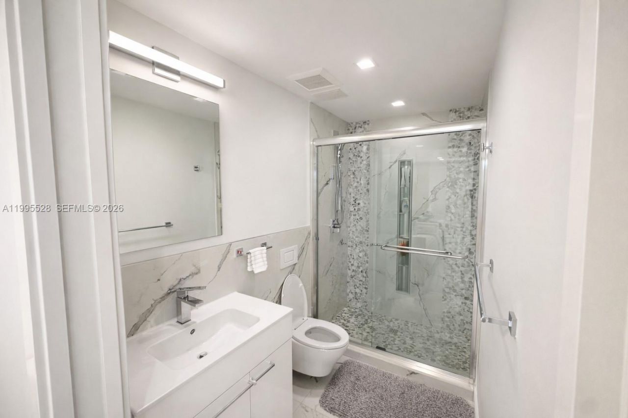 19500 Turnberry Way, Unit 14C, Aventura, FL 33180 Photo