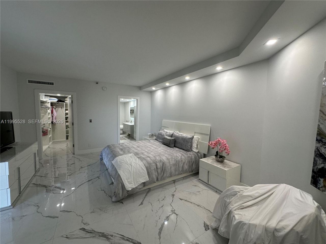 19500 Turnberry Way, Unit 14C, Aventura, FL 33180 Photo