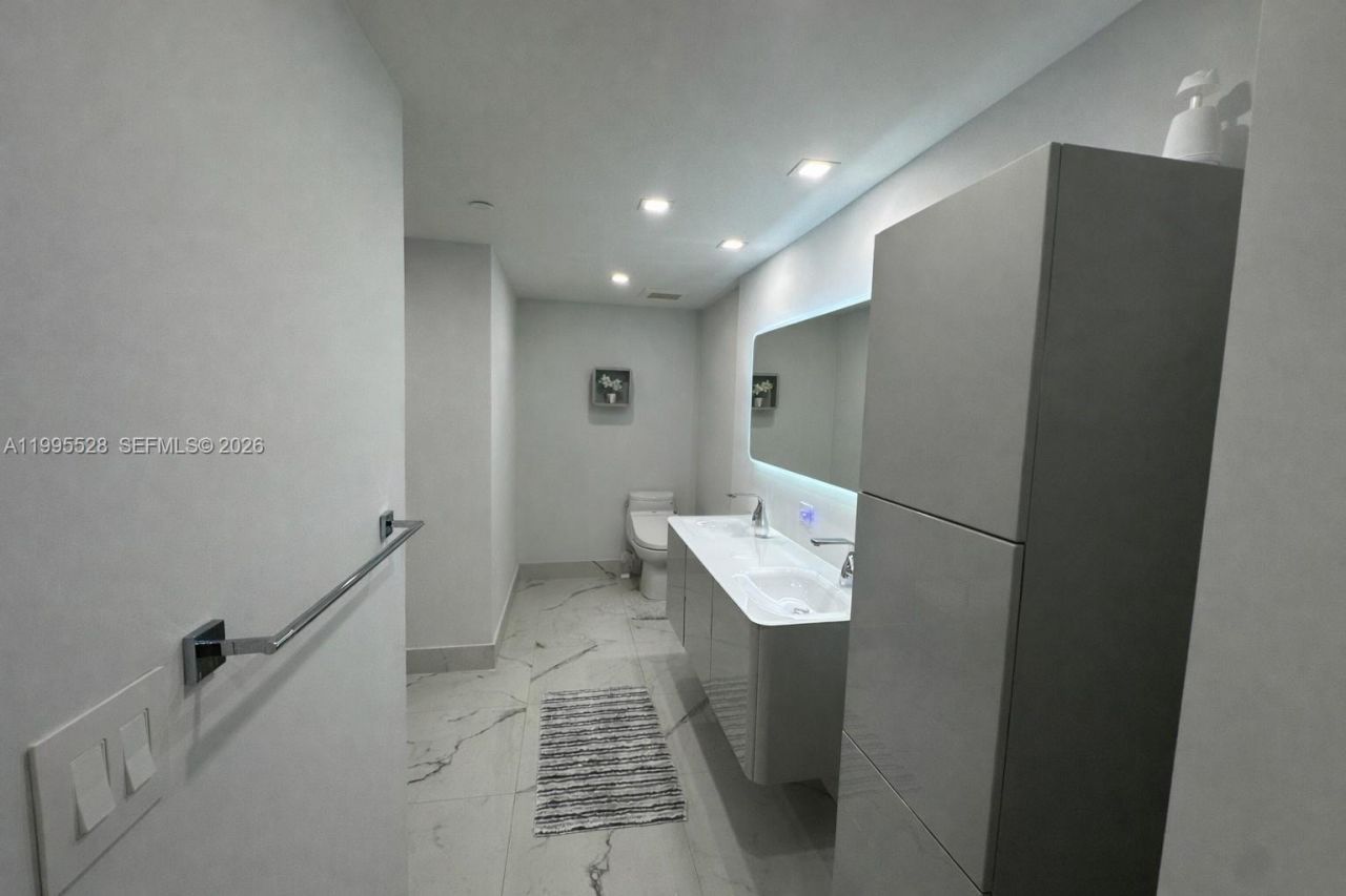 19500 Turnberry Way, Unit 14C, Aventura, FL 33180 Photo