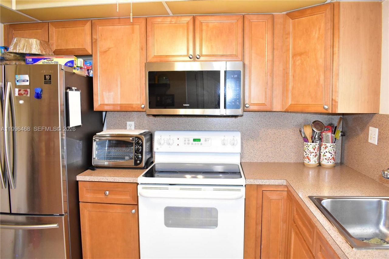 9881 Sunrise Lakes Blvd, Unit 207, Sunrise, FL 33322 Photo