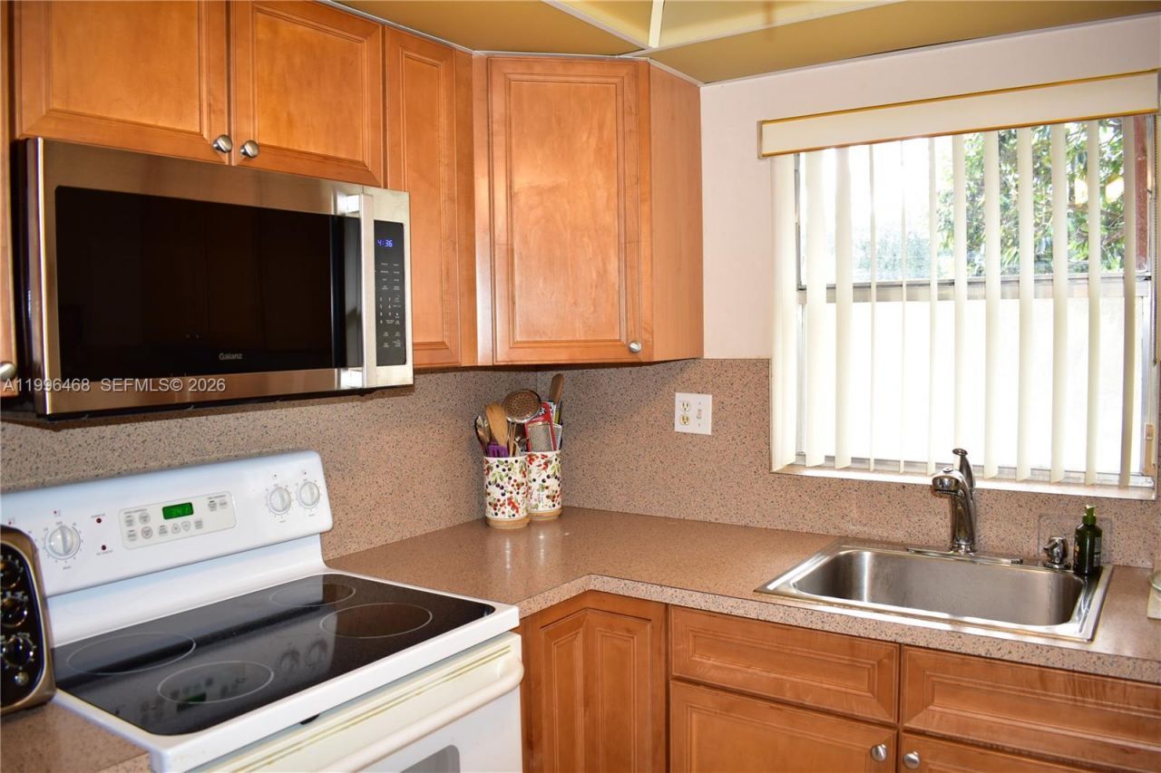 9881 Sunrise Lakes Blvd, Unit 207, Sunrise, FL 33322 Photo