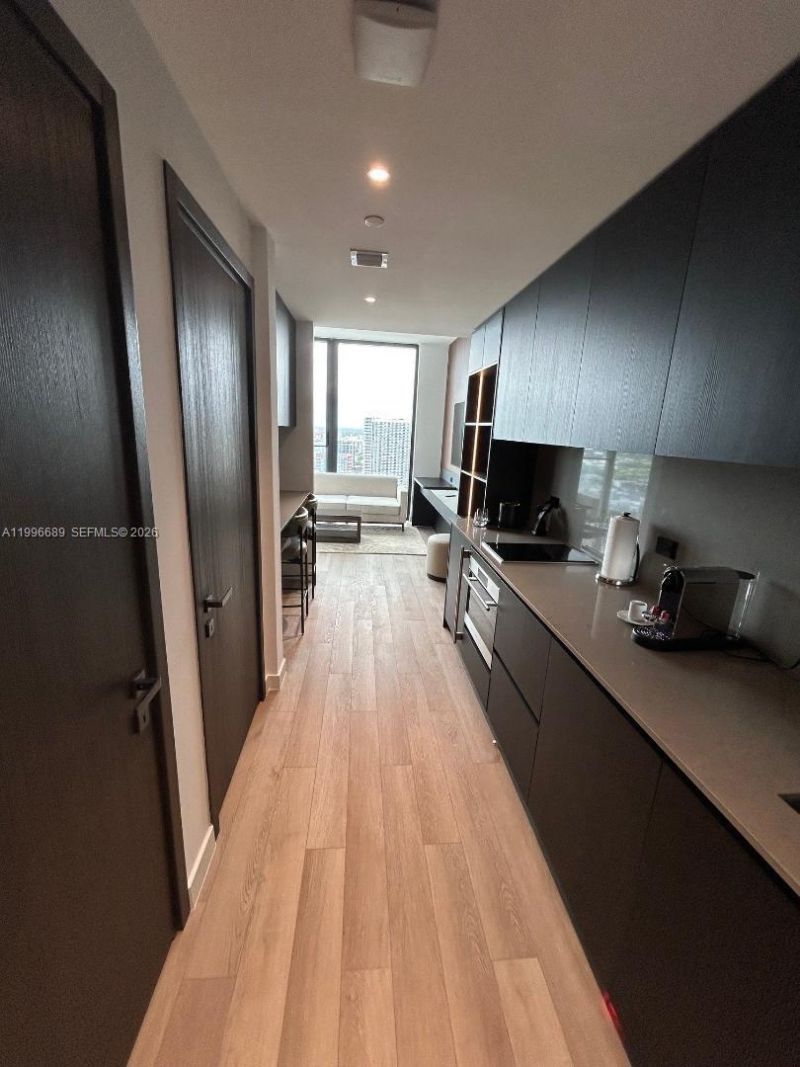 20 NE 11 St, Unit 3301, Miami, FL 33132 Photo