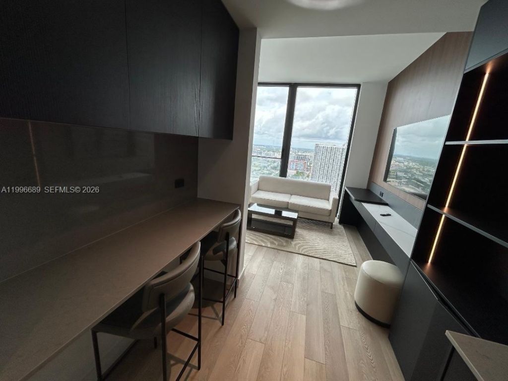 20 NE 11 St, Unit 3301, Miami, FL 33132 Photo