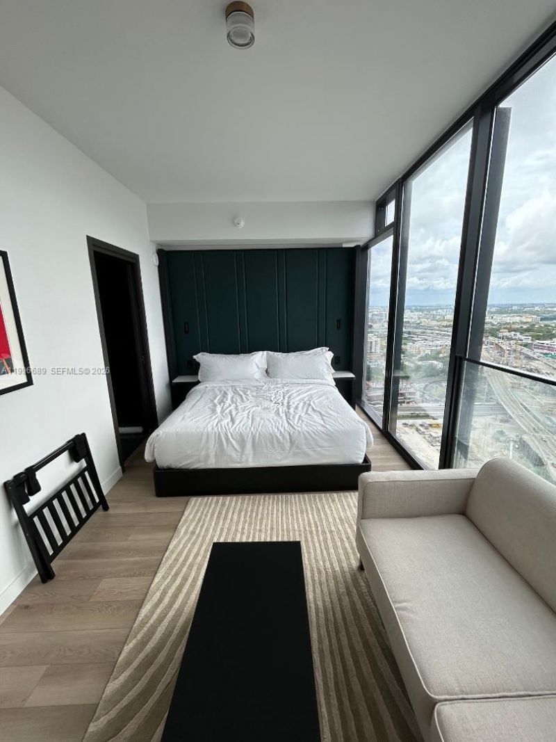 20 NE 11 St, Unit 3301, Miami, FL 33132 Photo