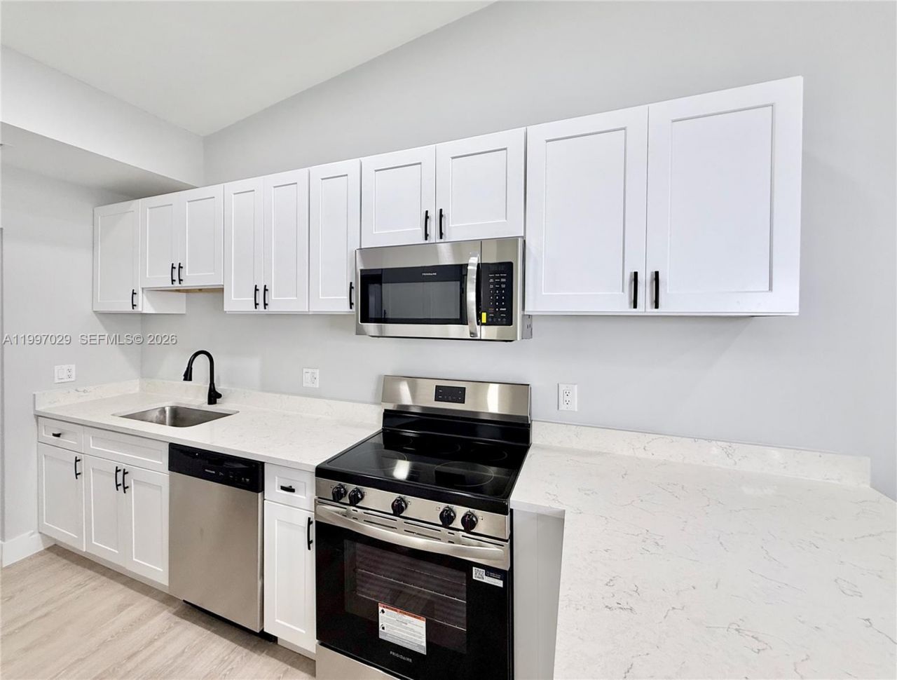 9254 NW 18th St, Pembroke Pines, FL 33024 Photo