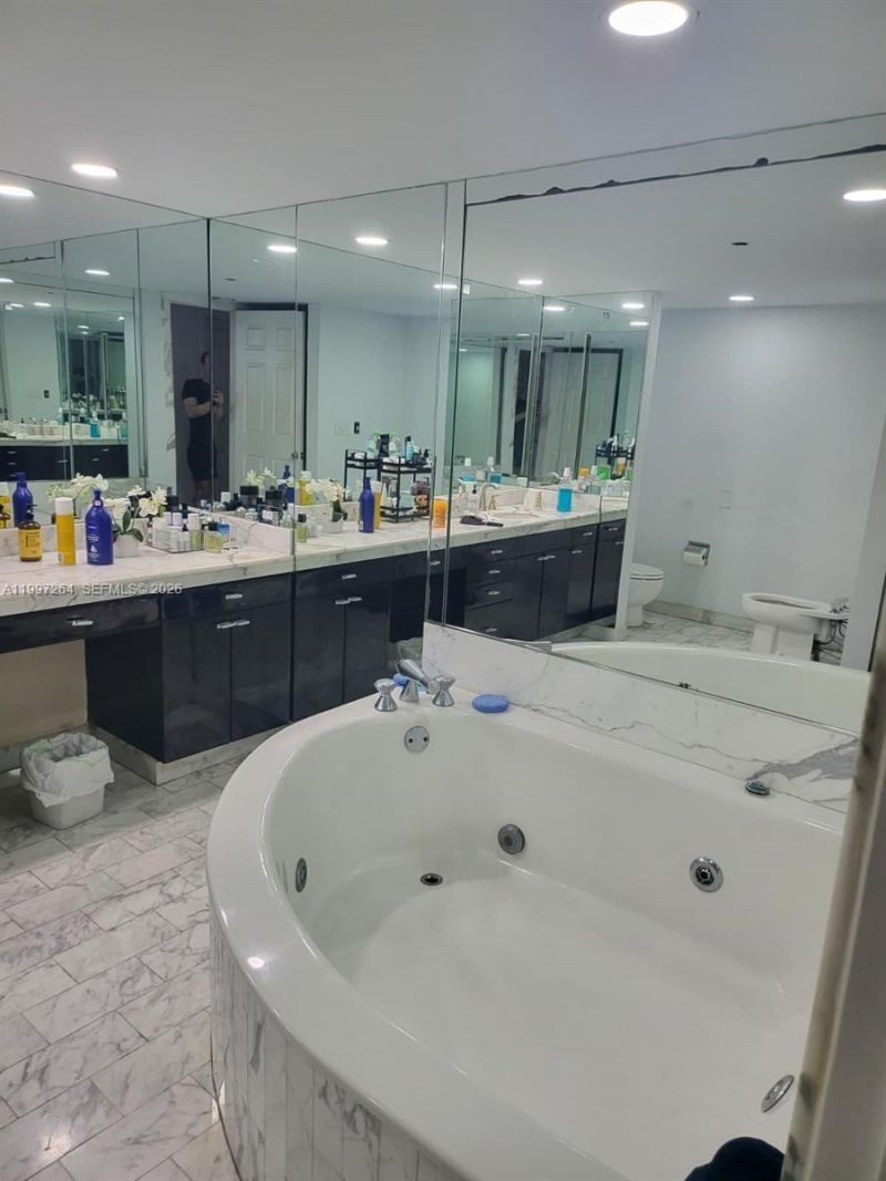 19355 Turnberry Way, Unit 16L, Aventura, FL 33180 Photo