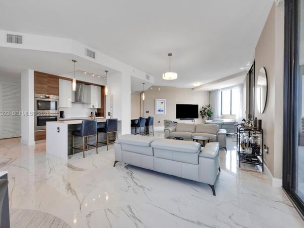 301 Altara Ave , Unit LPH914, Coral Gables, FL 33146