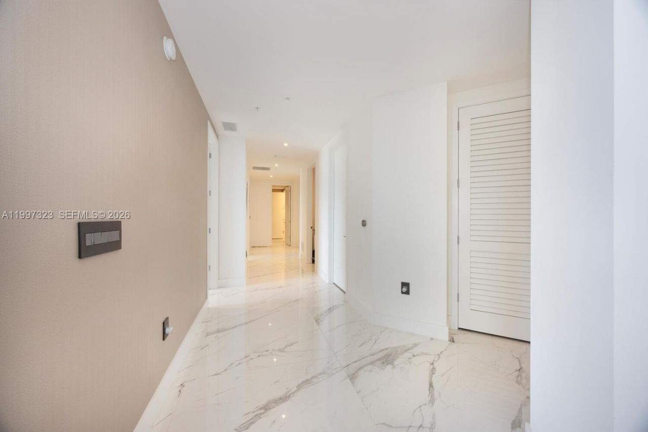 301 Altara Ave, Unit LPH914, Coral Gables, FL 33146 Photo