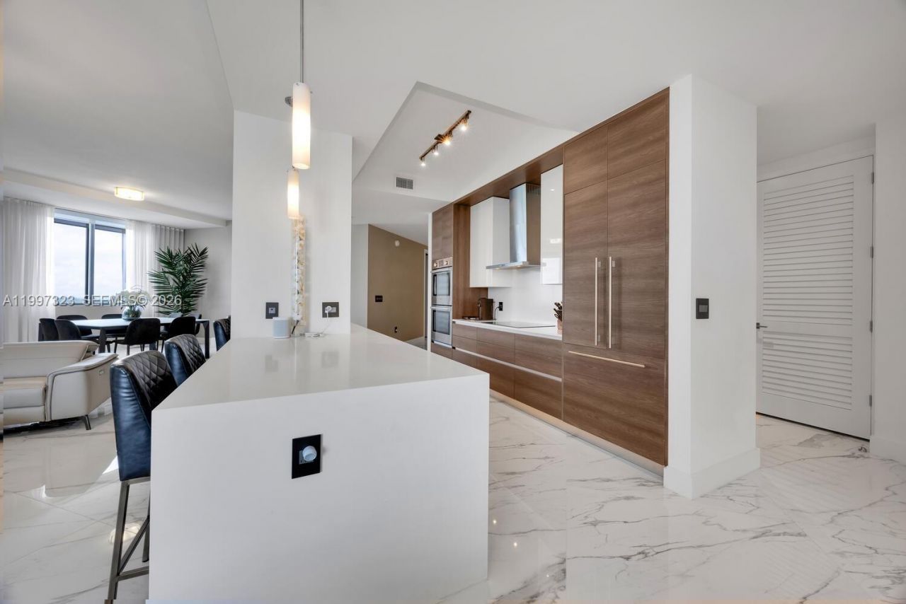 301 Altara Ave, Unit LPH914, Coral Gables, FL 33146 Photo