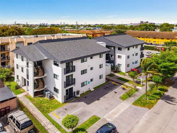 1490 W 42nd Pl, Unit 206, Hialeah, FL 33012
