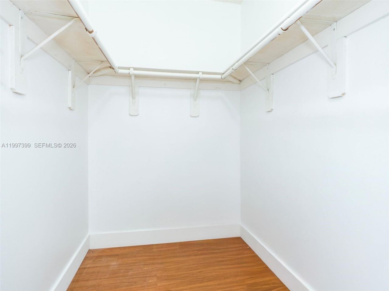 1490 W 42nd Pl, Unit 206, Hialeah, FL 33012 Photo