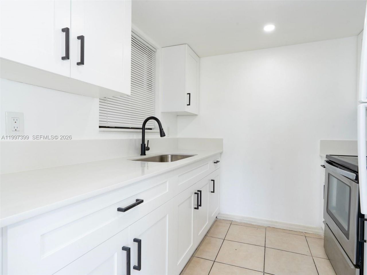 1490 W 42nd Pl, Unit 206, Hialeah, FL 33012 Photo