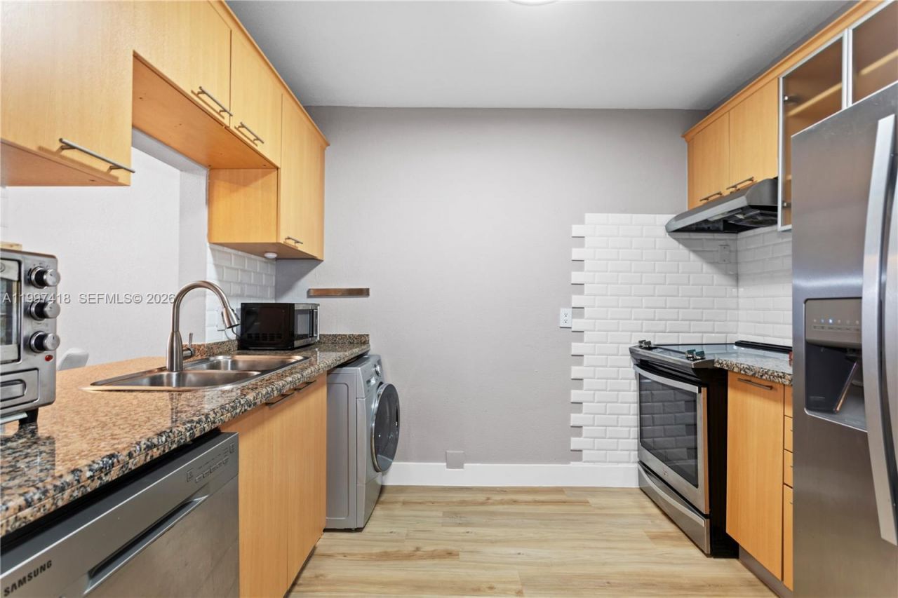 677 NE 24th St, Unit 604, Miami, FL 33137 Photo