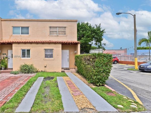 1675 W 57th St, Unit 514, Hialeah, FL 33012