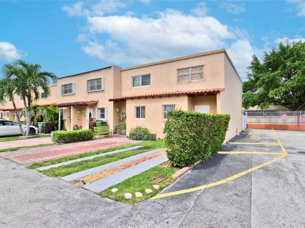1675 W 57th St, Unit 514, Hialeah, FL 33012