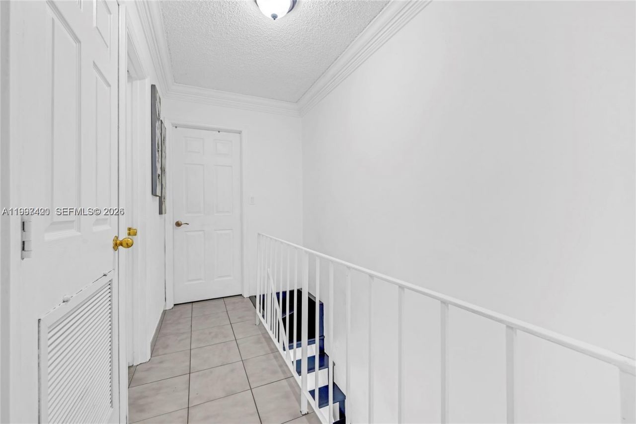 1675 W 57th St, Unit 514, Hialeah, FL 33012 Photo