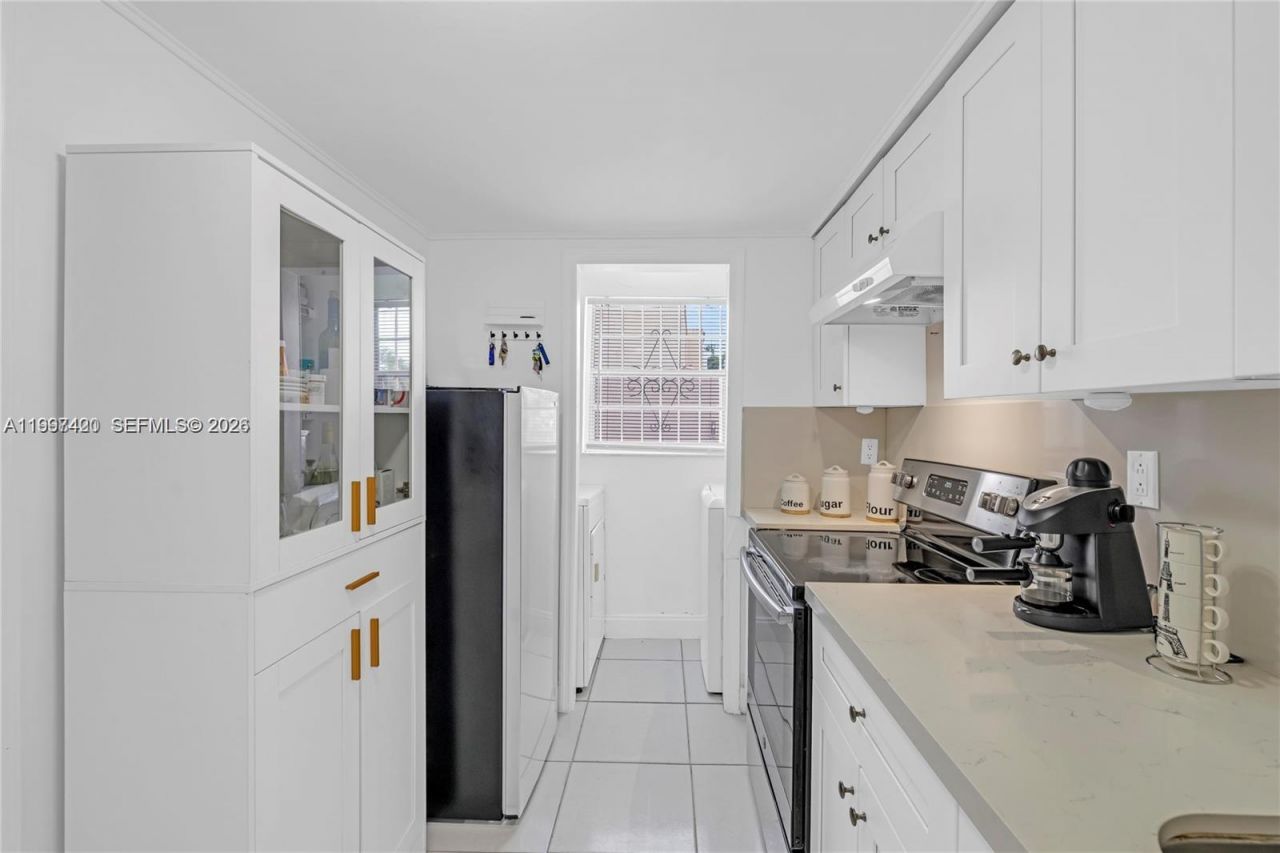 1675 W 57th St, Unit 514, Hialeah, FL 33012 Photo