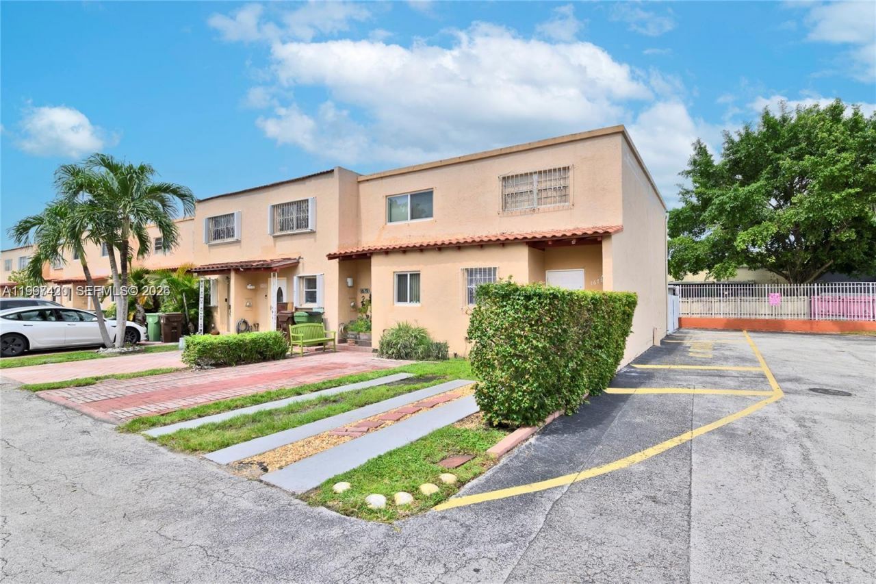 1675 W 57th St, Unit 514, Hialeah, FL 33012 Photo