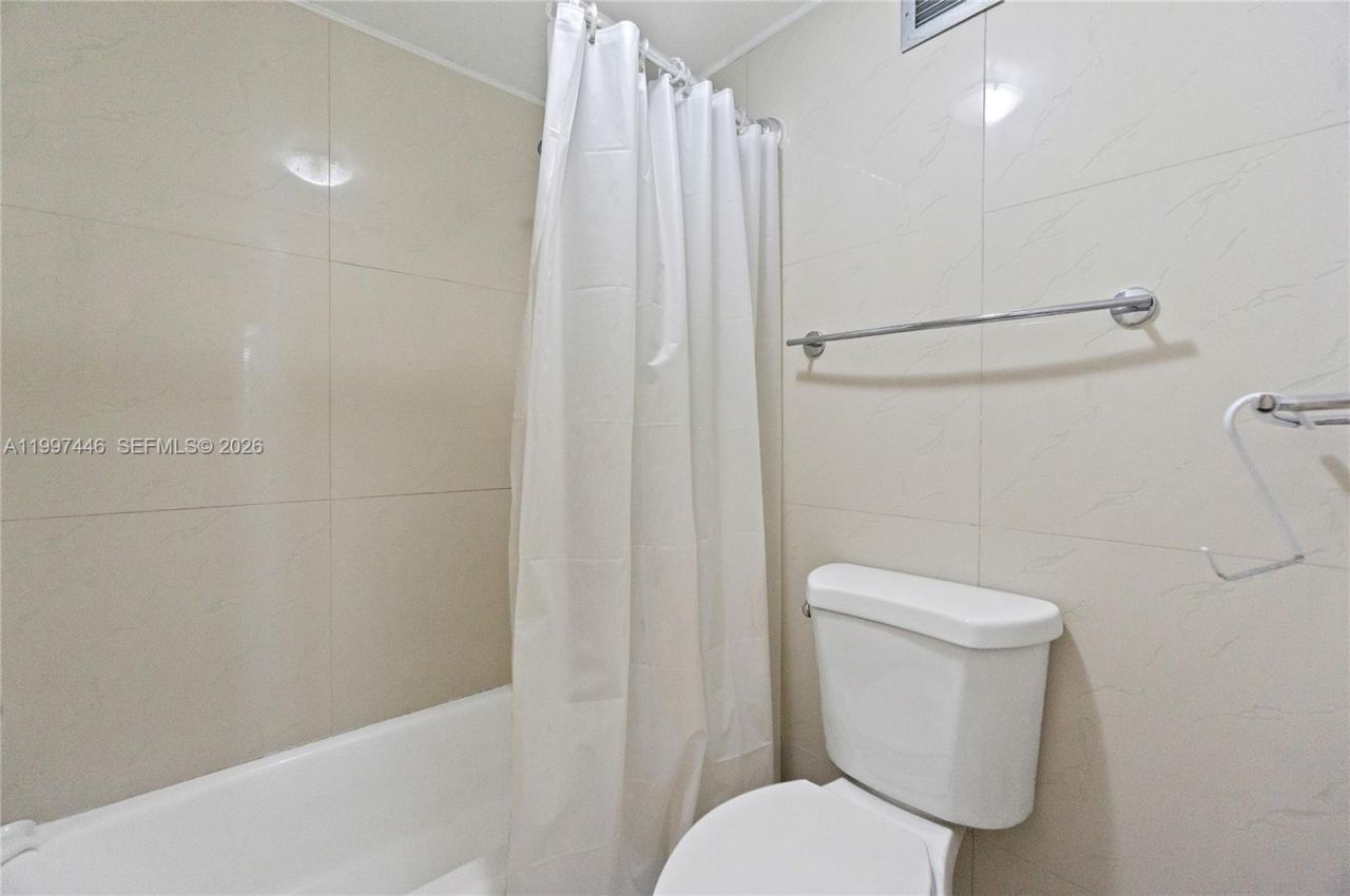 100 Lincoln Rd, Unit 638, Miami Beach, FL 33139 Photo