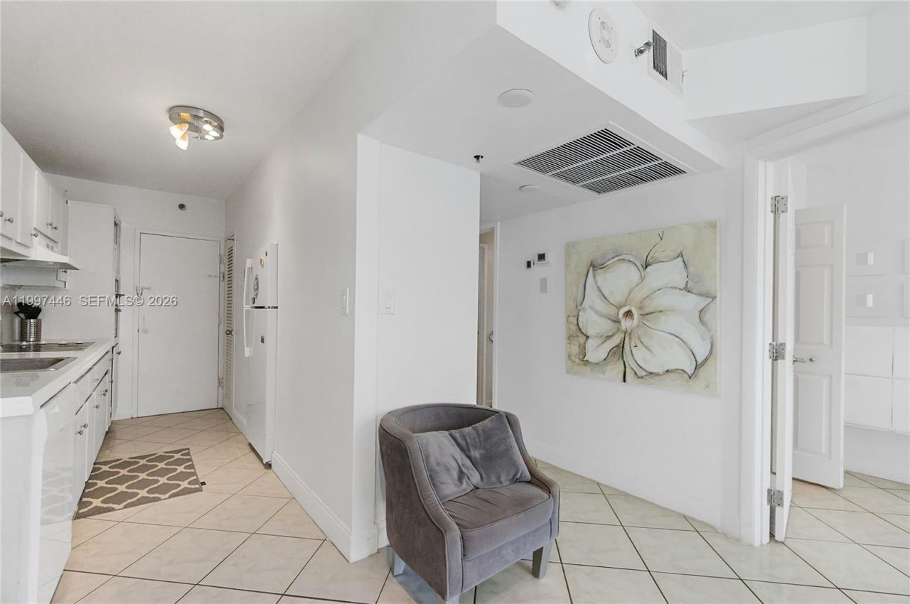 100 Lincoln Rd, Unit 638, Miami Beach, FL 33139 Photo