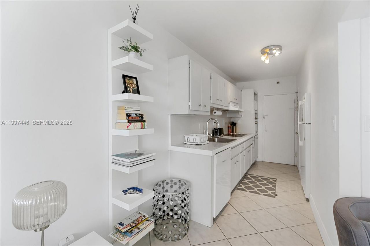 100 Lincoln Rd, Unit 638, Miami Beach, FL 33139 Photo