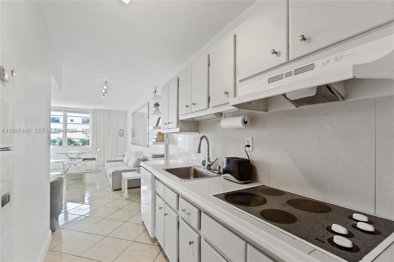100 Lincoln Rd, Unit 638, Miami Beach, FL 33139 Photo