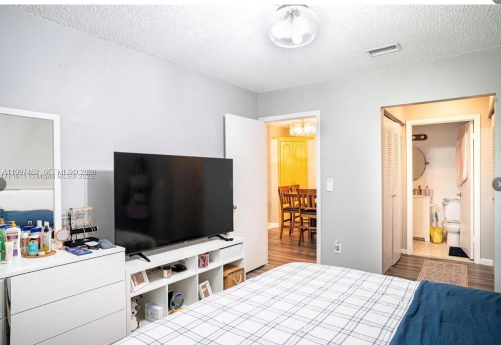 6545 W 27th Ct, Unit 24-47, Hialeah, FL 33016 Photo